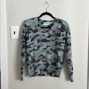 27 Miles V-Neck Camo 100% Cashmere Sweater